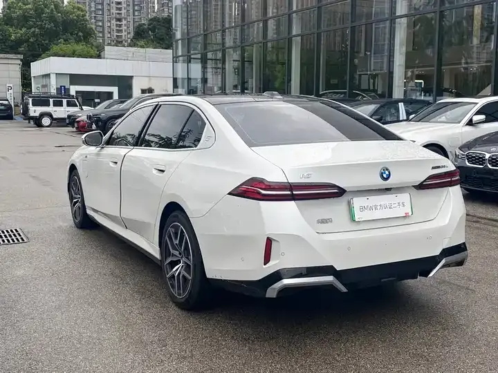 BMW i5 2024 eDrive 35L Premium M Sports Kit 4