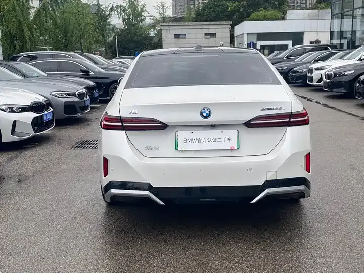 BMW i5 2024 eDrive 35L Premium M Sports Kit 5
