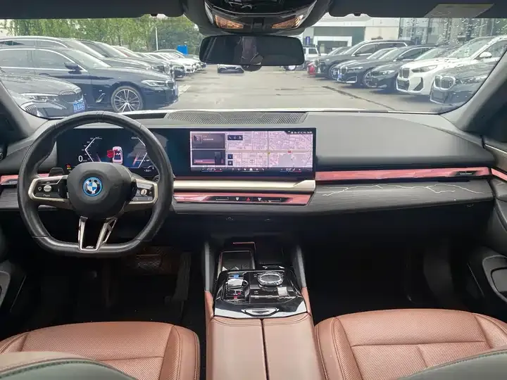 BMW i5 2024 eDrive 35L Premium M Sports Kit 7