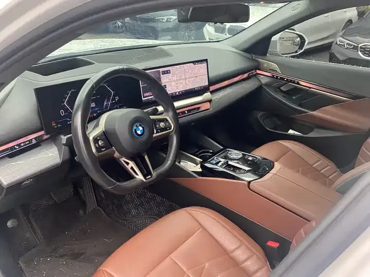 BMW i5 2024 eDrive 35L Premium M Sports Kit 8