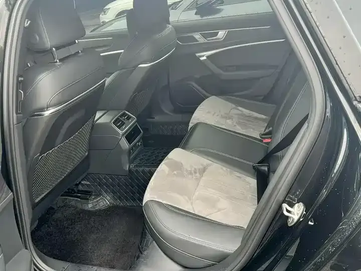Audi A6L 2024 45 TFSI quattro Selected Dynamic Type 6