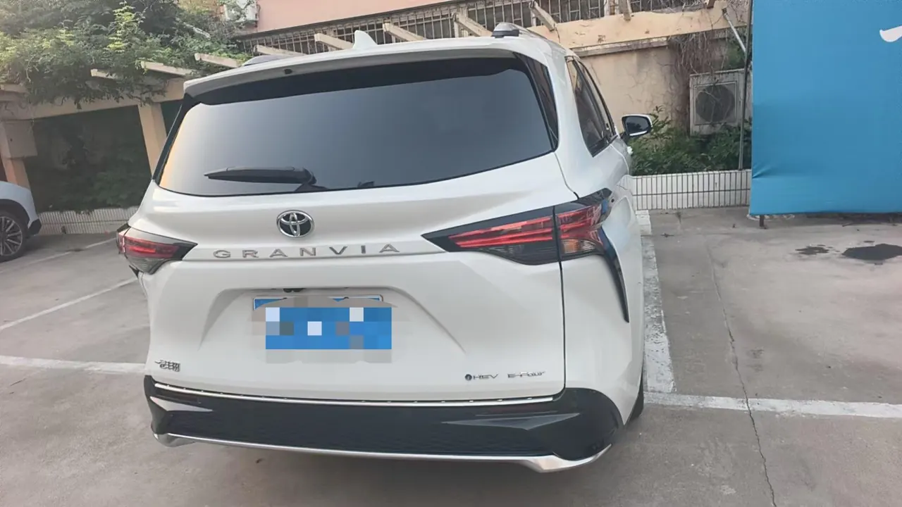 Toyota 2026 Grevia HYBRID 2.5 Stepless Zunjue MAX Four-wheel Drive Automatic Gear 5