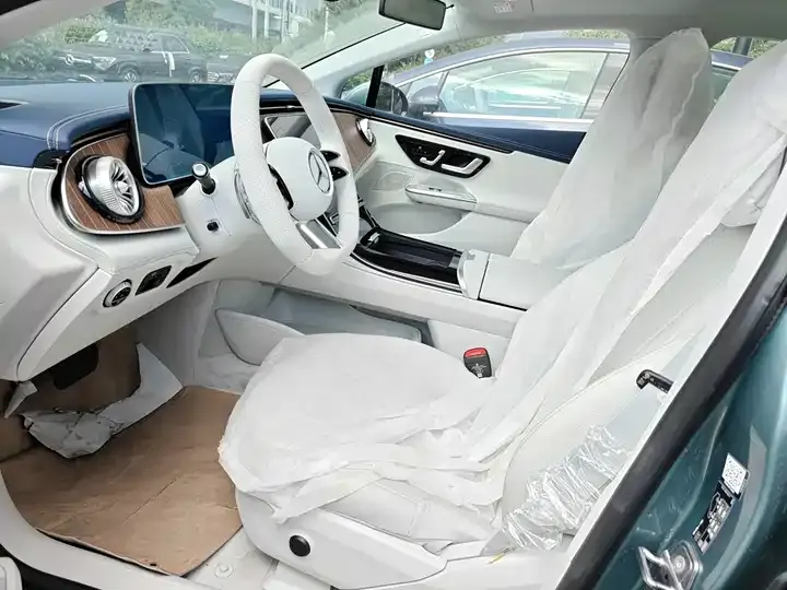Mercedes Benz EQE 2025 500 4MATIC Pioneer Edition 4