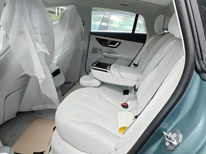 Mercedes Benz EQE 2025 500 4MATIC Pioneer Edition 6