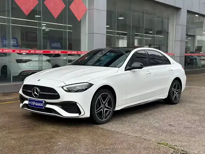 Открыть галерею: Mercedes Benz Class C 2023 C 260 L Night Sports Edition