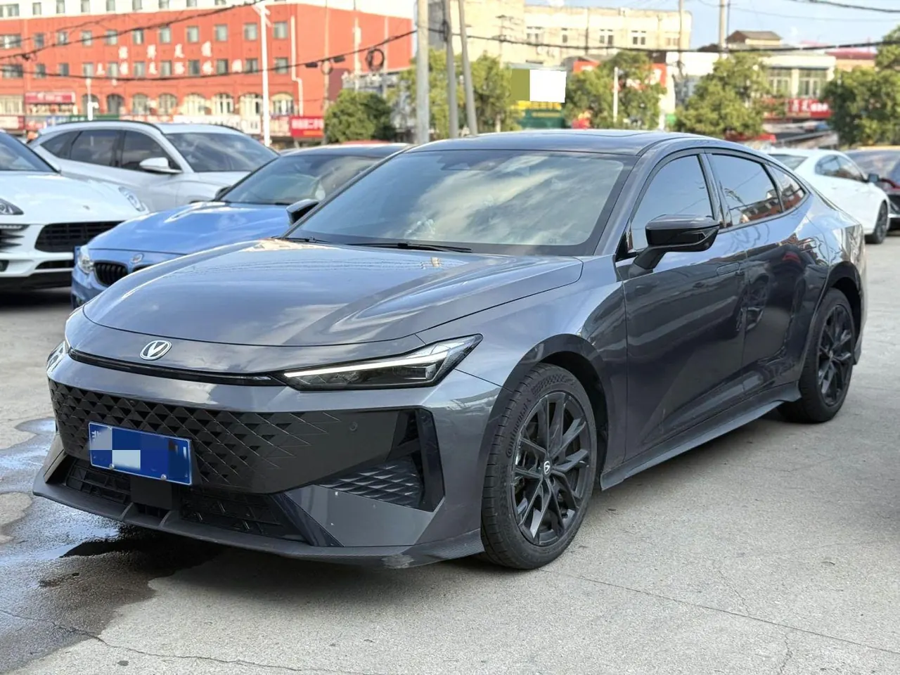 ChangAn 2024 UNI-V 1.5T Prestige Automatic - View 1
