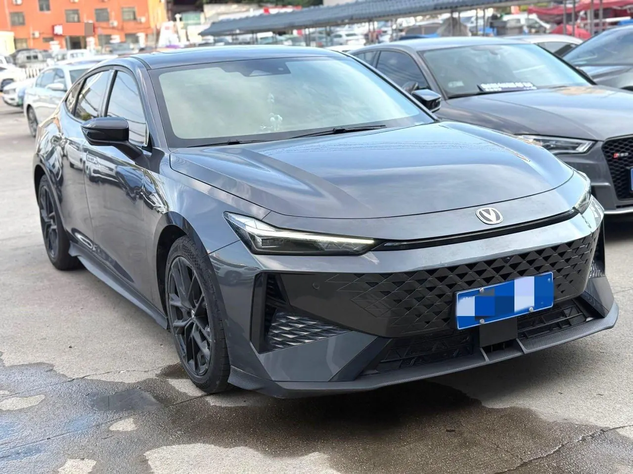 ChangAn 2024 UNI-V 1.5T Prestige Automatic 3