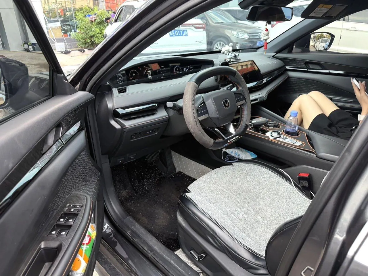 ChangAn 2024 UNI-V 1.5T Prestige Automatic 4