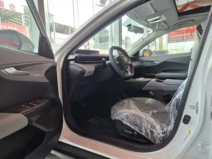 Yidong PHEV 2025 Smart New Blue Whale 145KM Battleship Edition 6