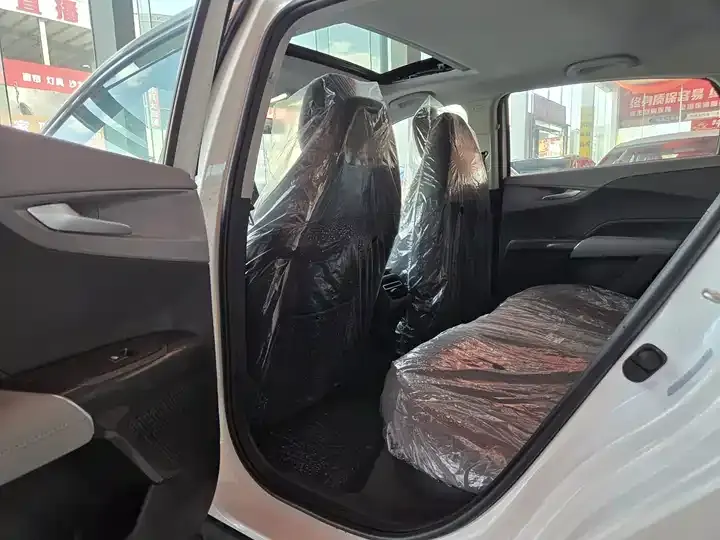 Yidong PHEV 2025 Smart New Blue Whale 145KM Battleship Edition 8