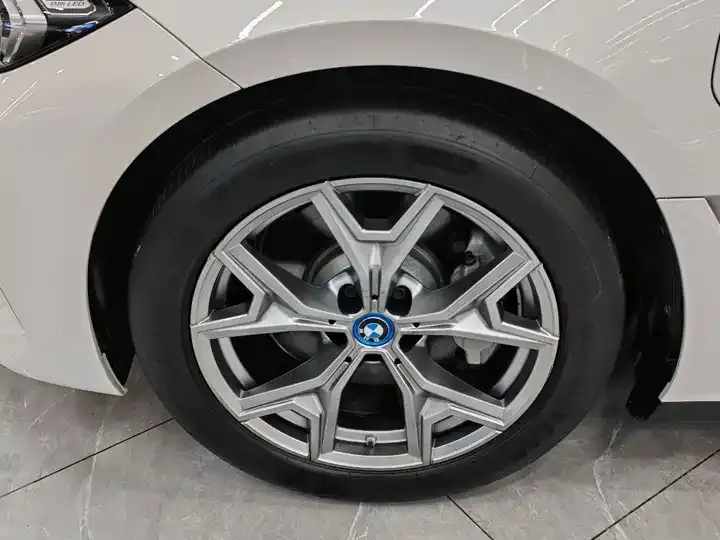 BMW i3 2024 eDrive 35 L 3
