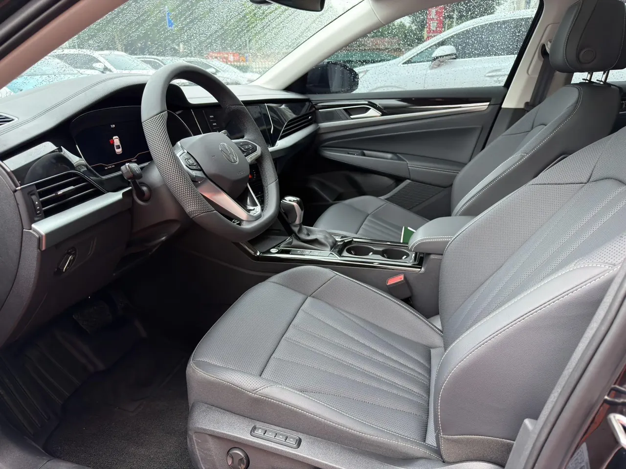 Volkswagen 2026 Passat 2.0TSI 330TSI outstanding star elite edition automatic gear 4