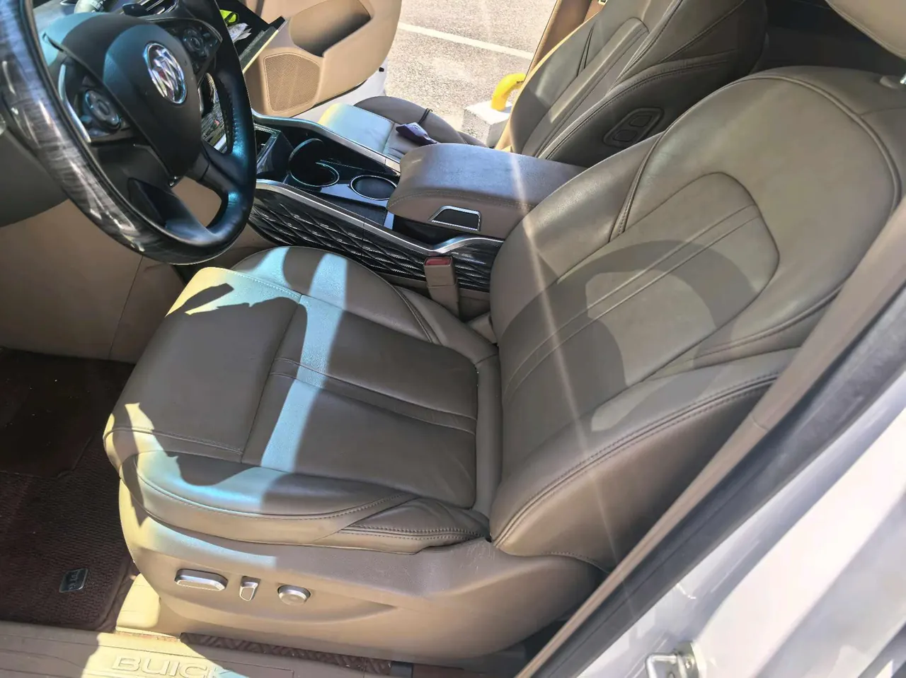Buick 2021 GL8 ES Lu Zun 2.0T 653T Exclusive Automatic Gear 4