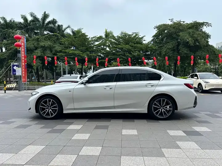 BMW 3 Series 2023 325Li M Sports Suit 2