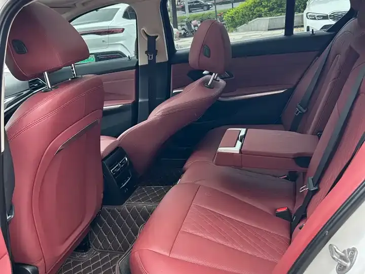 BMW 3 Series 2023 325Li M Sports Suit 4