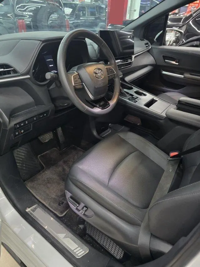 Toyota 2024 Sana 2.5 Stepless Four-wheel Drive Deluxe Edition Automatic Transmission 4