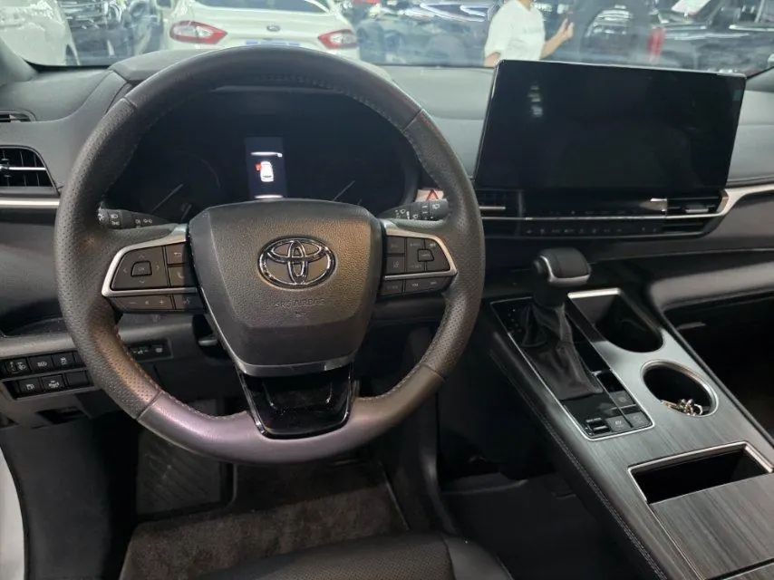 Toyota 2024 Sana 2.5 Stepless Four-wheel Drive Deluxe Edition Automatic Transmission 5