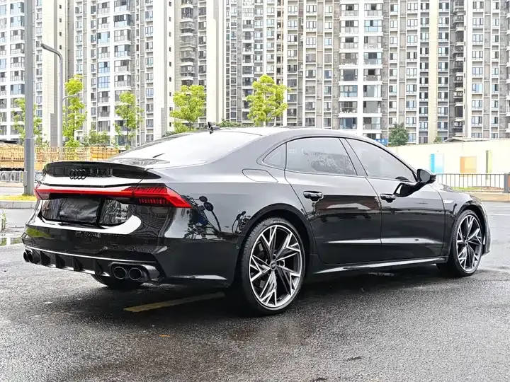 Audi A7L 2023 45 TFSI quattro S-line Black Samurai Edition 8