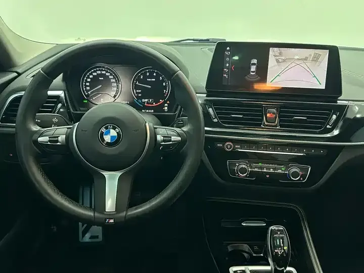 BMW 1 Series 2023 120i M Sports Obsidian Edition 10