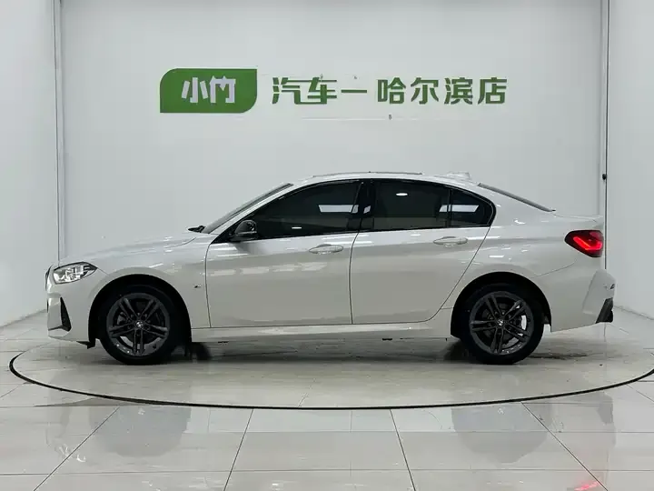 BMW 1 Series 2023 120i M Sports Obsidian Edition 5