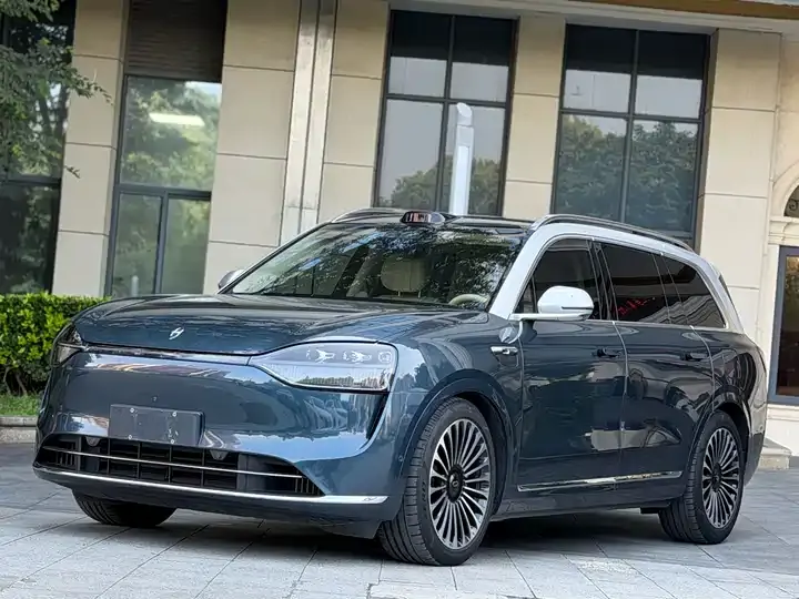 AITO M9 2024 extended range Ultra version 42kWh 6-seat version - View 1