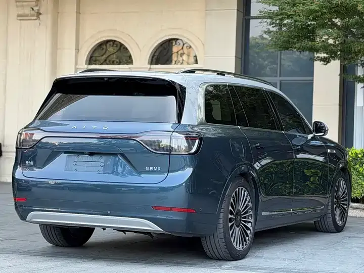 AITO M9 2024 extended range Ultra version 42kWh 6-seat version 9