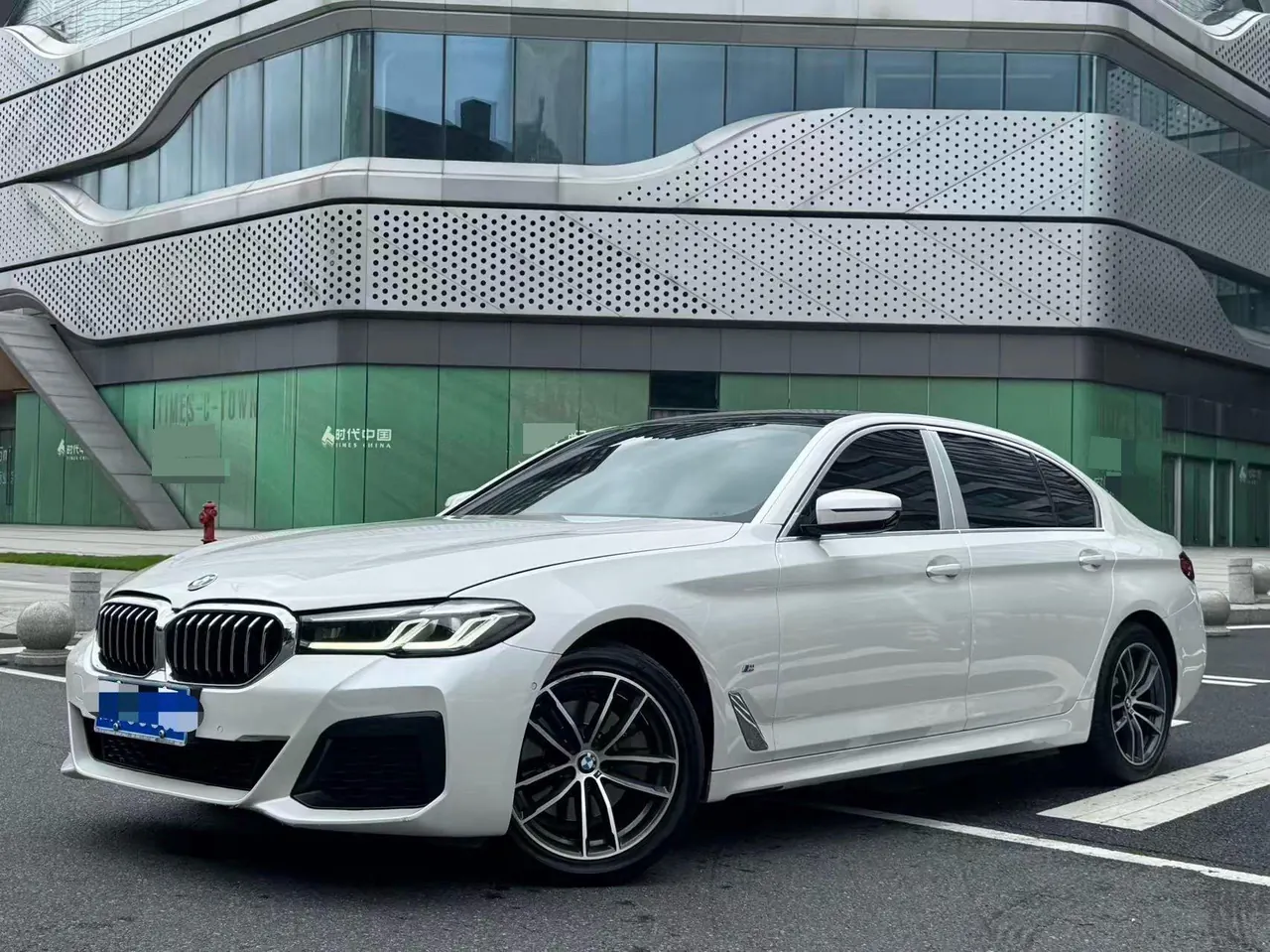 BMW 5 Series 2021 525Li 2.0T M Sports Suit Automatic Gear - View 1