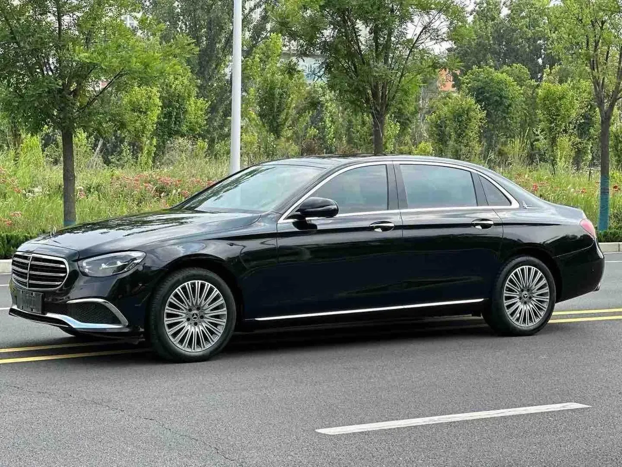 Mercedes Benz E Class 2022 E 300 L 2.0T Luxury (Change 2) Automatic Gear - View 1