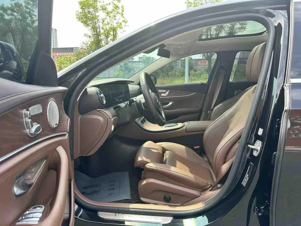 Mercedes Benz E Class 2022 E 300 L 2.0T Luxury (Change 2) Automatic Gear 3