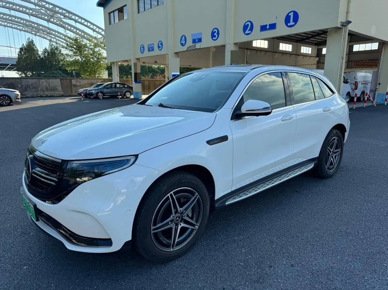 Открыть галерею: Mercedes Benz 2021 EQC 400 4MATIC EQC 400 4MATIC automatic gear