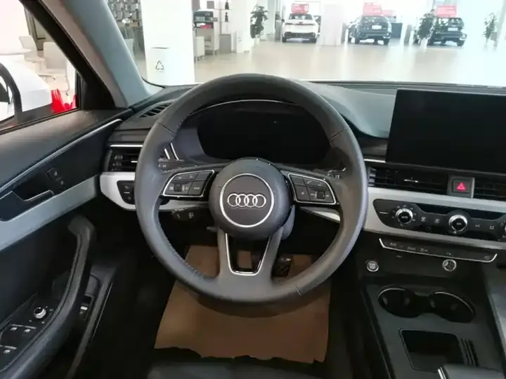 Audi A4L 2020 model 40 TFSI Sporty Version 11