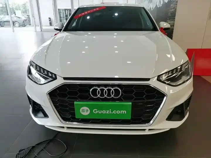 Audi A4L 2020 model 40 TFSI Sporty Version 3