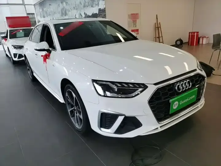 Audi A4L 2020 model 40 TFSI Sporty Version 4