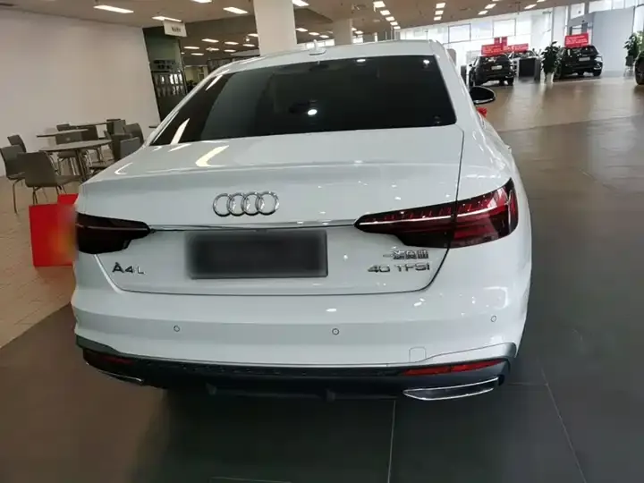 Audi A4L 2020 model 40 TFSI Sporty Version 6
