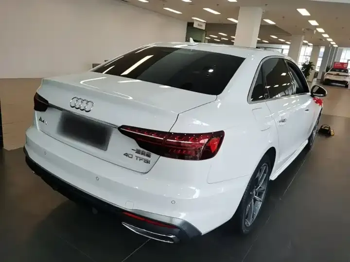 Audi A4L 2020 model 40 TFSI Sporty Version 7