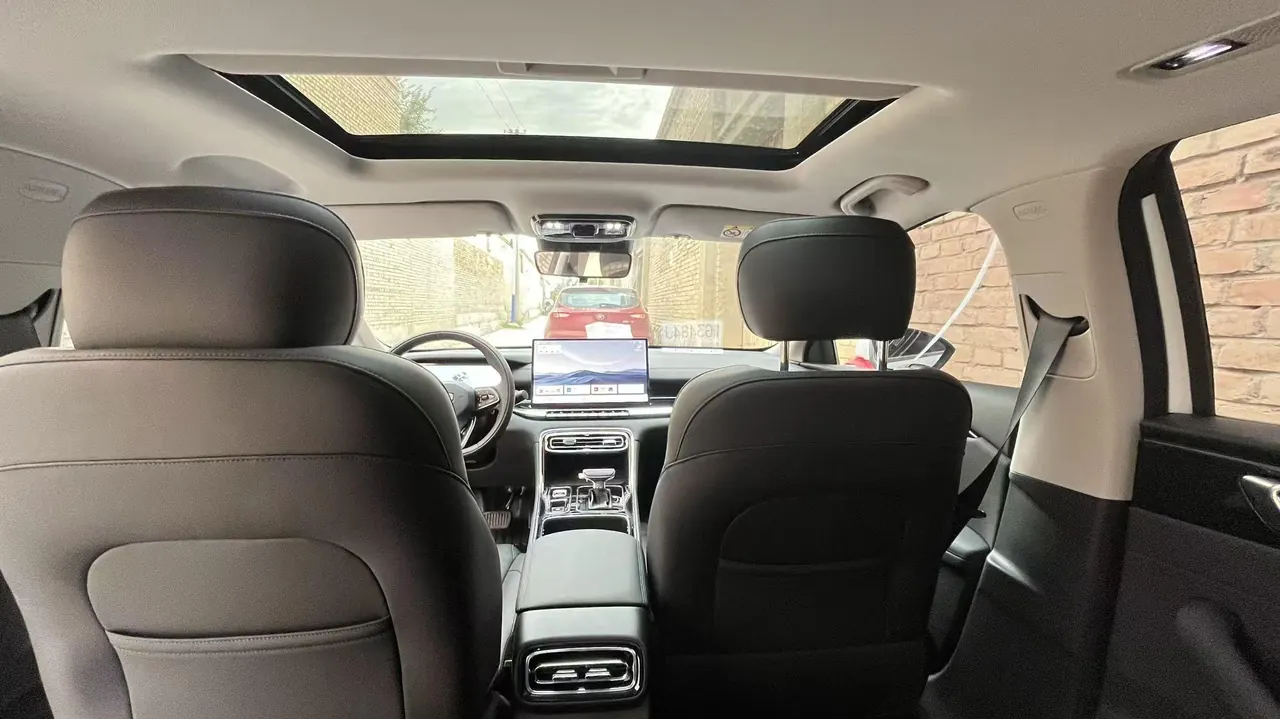 Geely 2026 emgrand -3-compartment 1.5T honorable automatic gear 2