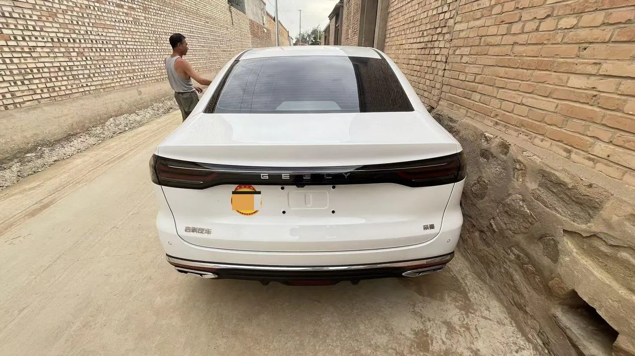 Geely 2026 emgrand -3-compartment 1.5T honorable automatic gear 5