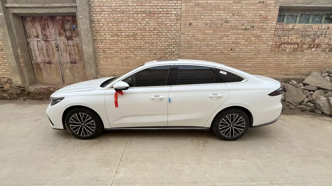 Geely 2026 emgrand -3-compartment 1.5T honorable automatic gear 6
