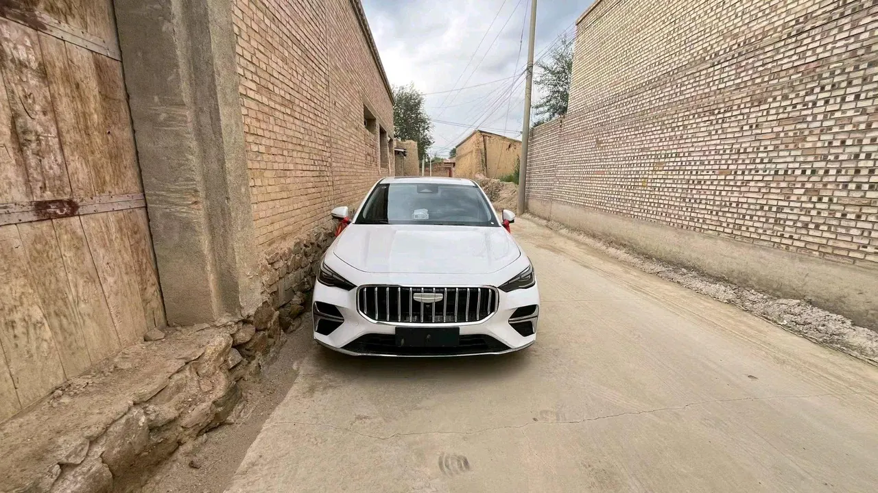 Geely 2026 emgrand -3-compartment 1.5T honorable automatic gear 7