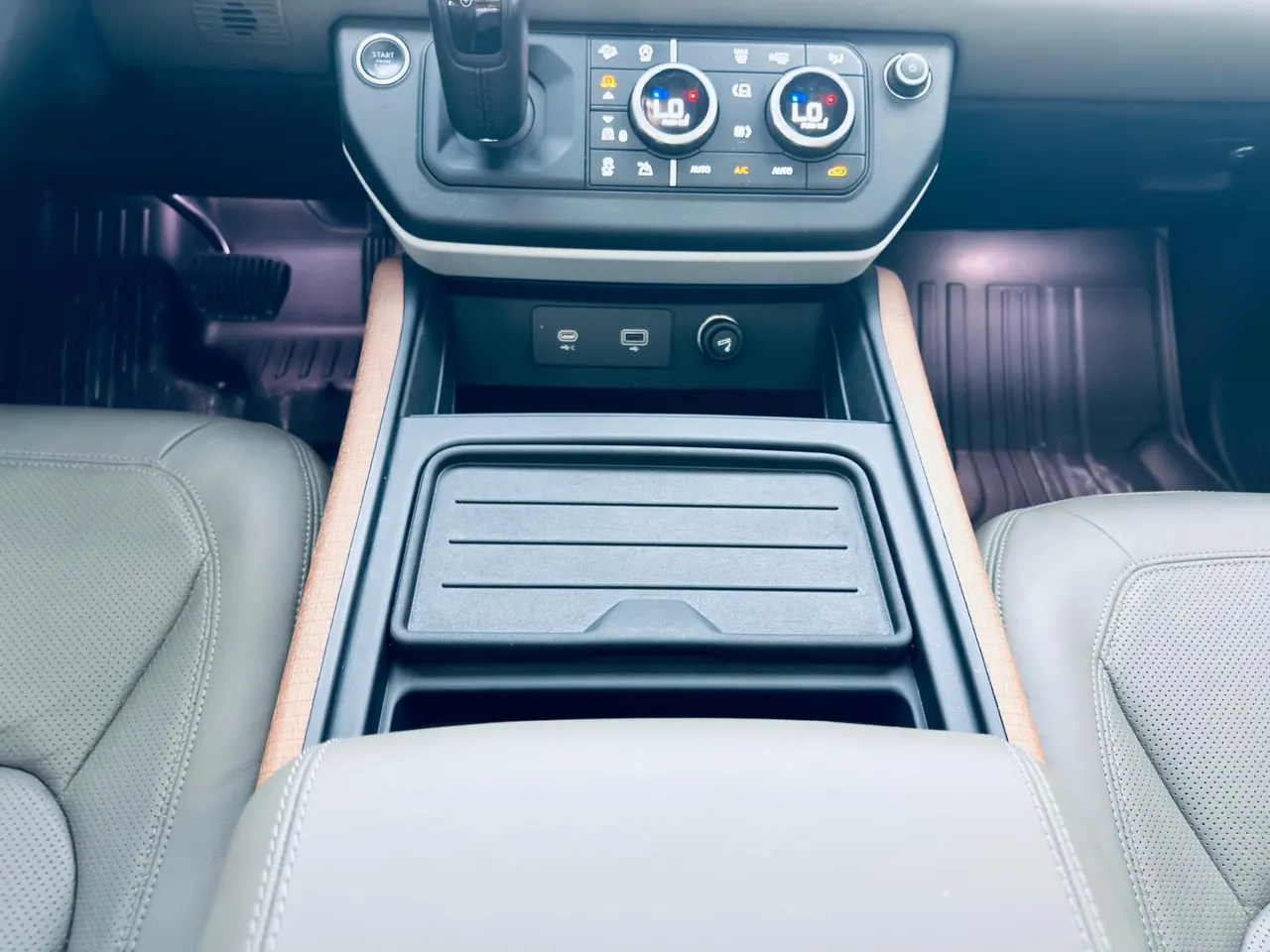 Land Rover Guard (Imported) 2021 Guard 110 48V 3.0T P400 X-DYNAMIC HSE Automatic Gear 8