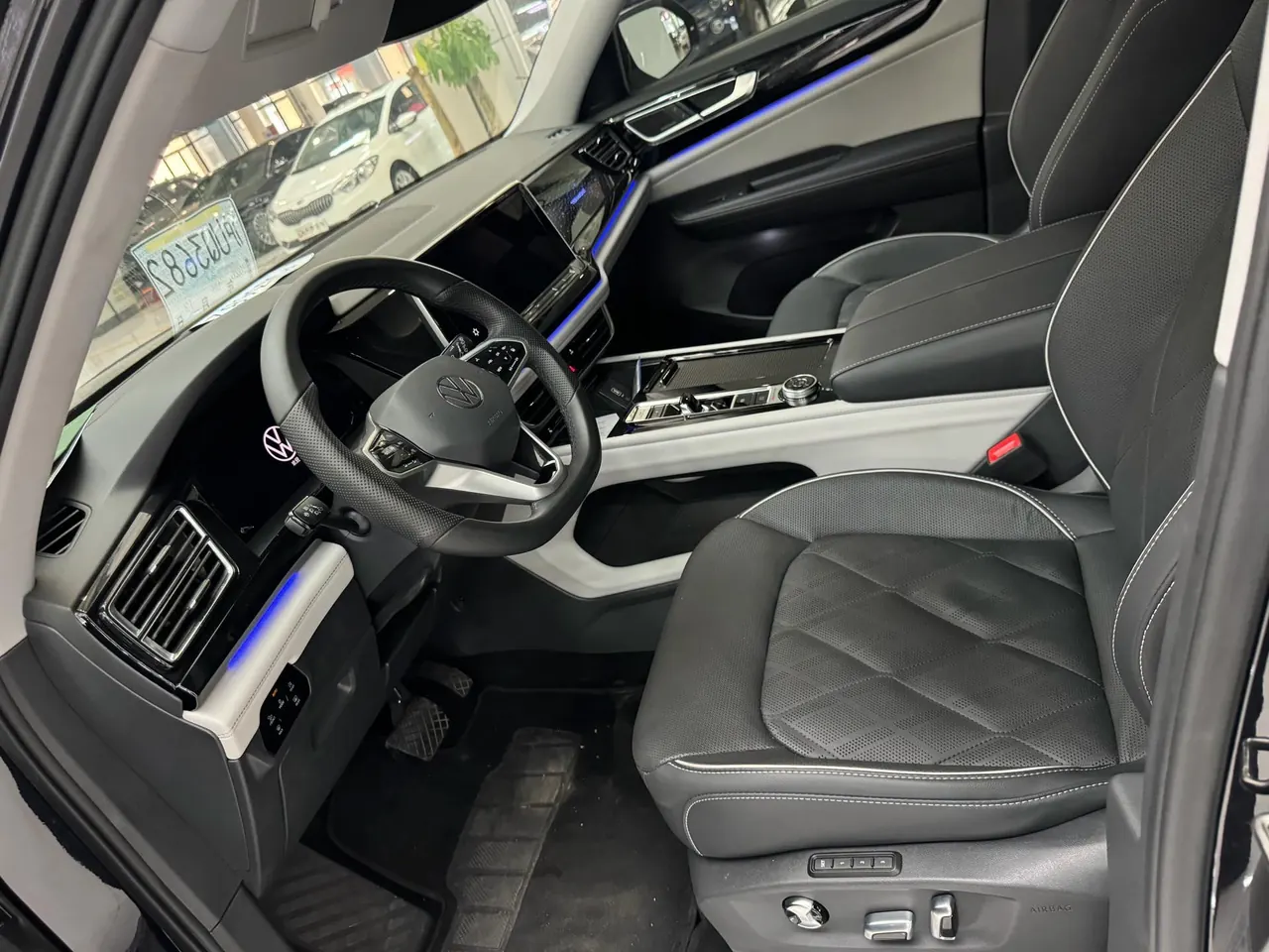 Volkswagen 2022 Tuang 2.0TSI 380TSI 4WD Respect Flagship Automatic Transmission 4