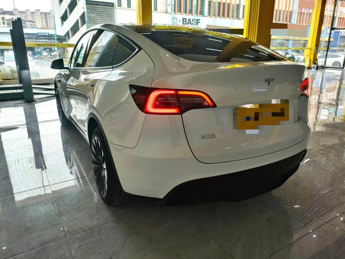 Tesla 2024 Model Y rear-wheel drive version automatic transmission 3