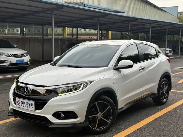 Vezel 2022 1.5L CVT Night Edition – Pioneer Version - View 1