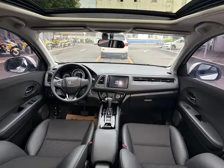 Vezel 2022 1.5L CVT Night Edition – Pioneer Version 10