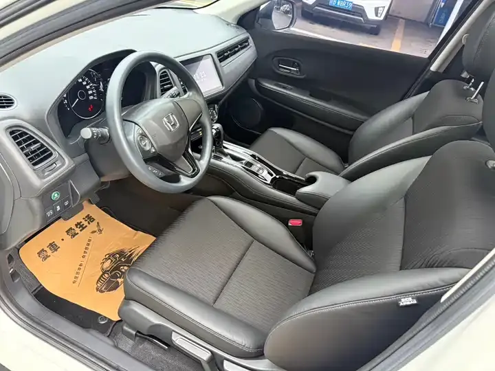 Vezel 2022 1.5L CVT Night Edition – Pioneer Version 11