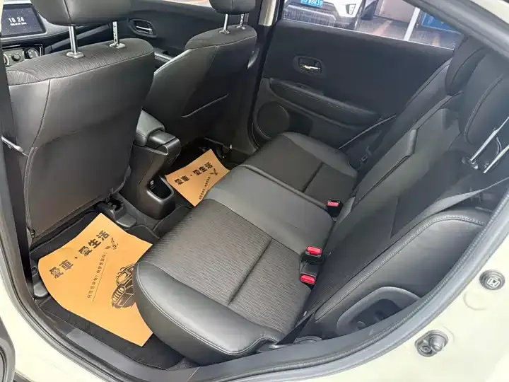 Vezel 2022 1.5L CVT Night Edition – Pioneer Version 12