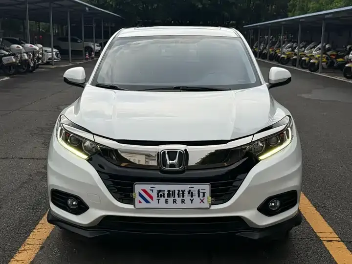 Vezel 2022 1.5L CVT Night Edition – Pioneer Version 2