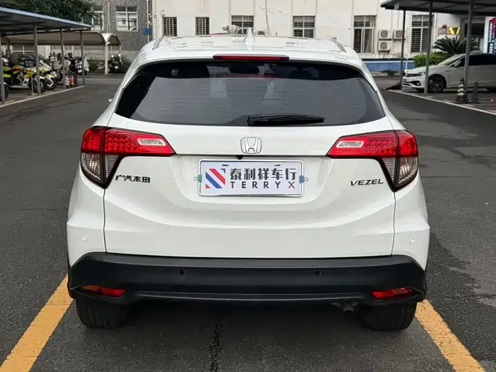 Vezel 2022 1.5L CVT Night Edition – Pioneer Version 5