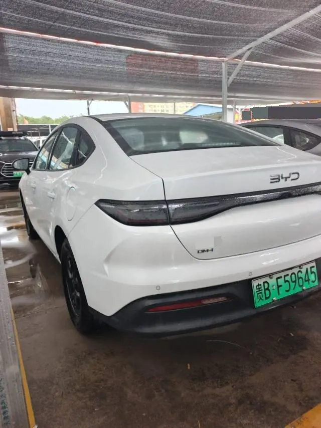 BYD 2026 seals 05 DM-i 1.5 stepless 128KM luxury automatic gear 3