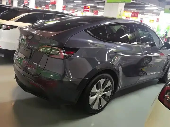 2022 Model Y Refreshed Rear-Wheel-Drive Version 3